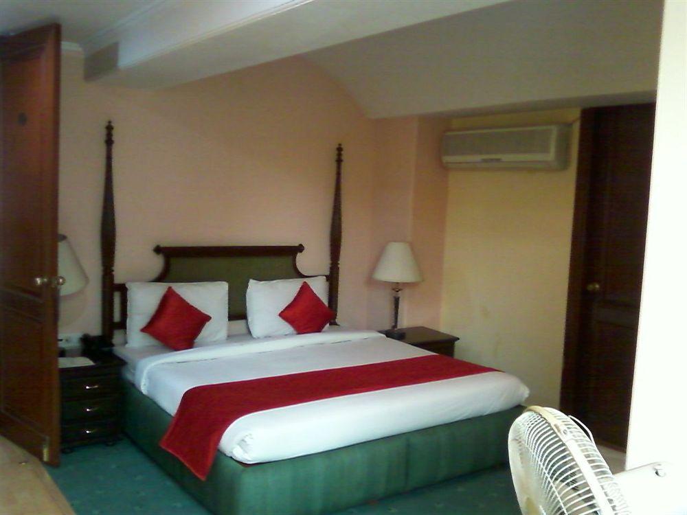 Hotel Treebo Corporate Park Nueva Delhi Exterior foto